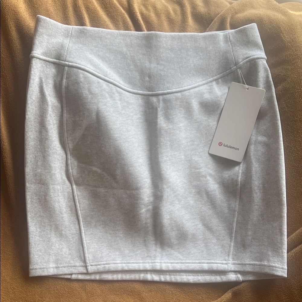 NWT lululemon athletica Light Gray Scuba Mini Skirt